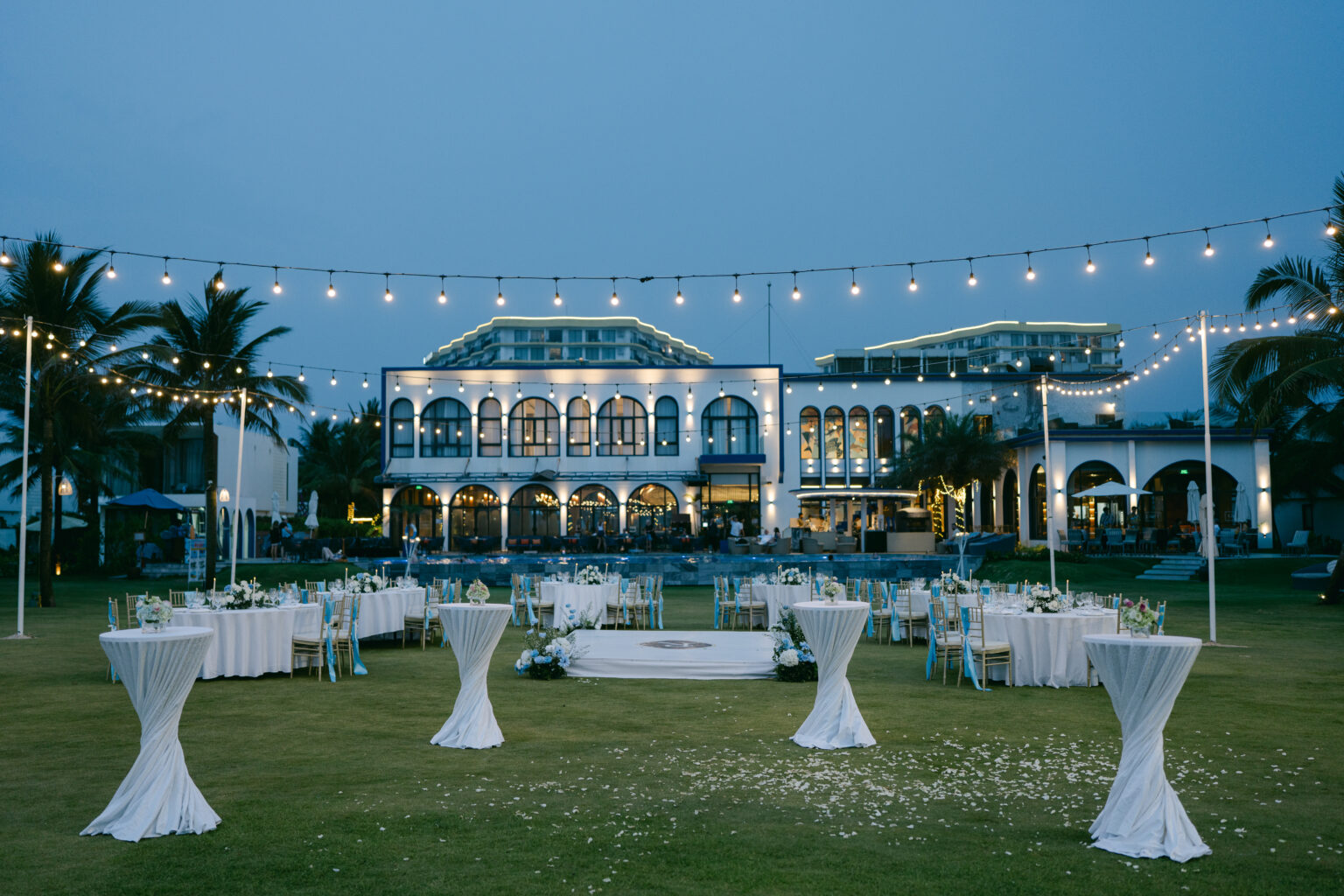 Da Nang beach lawn wedding venue