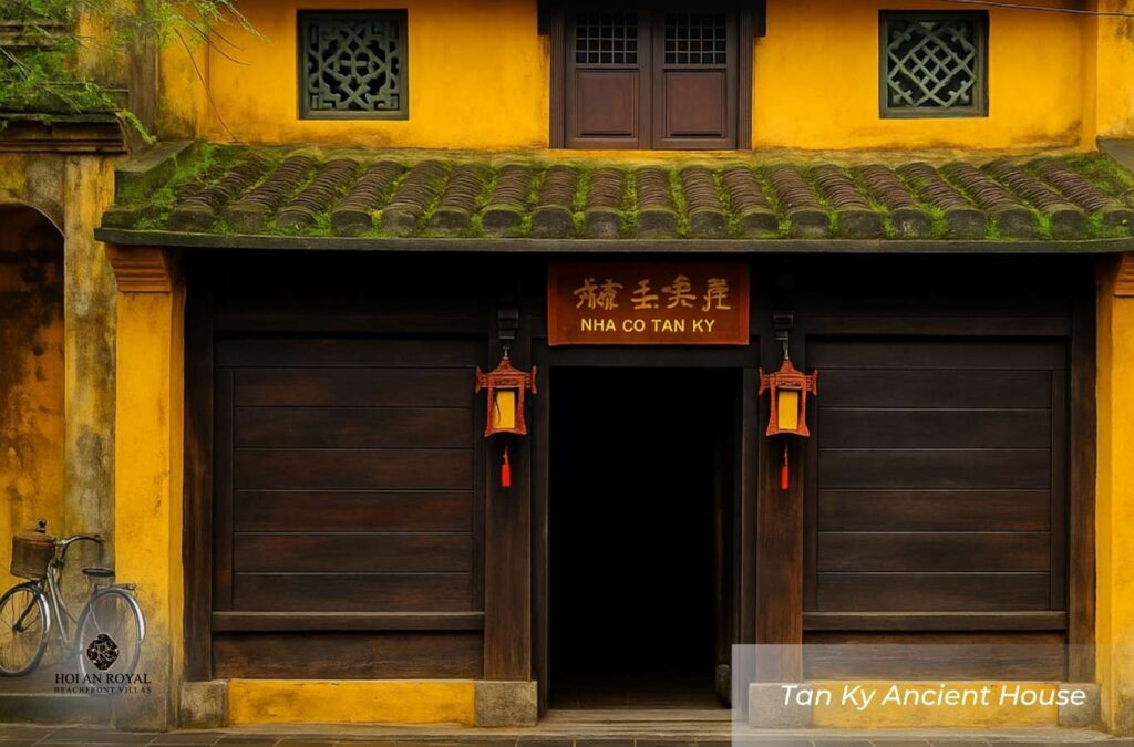 Tan Ky Ancient House – Over 200 years old, located on Nguyen Thai Hoc Street