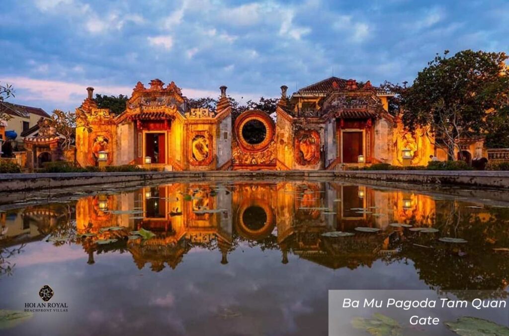 Ba Mu Temple Gate