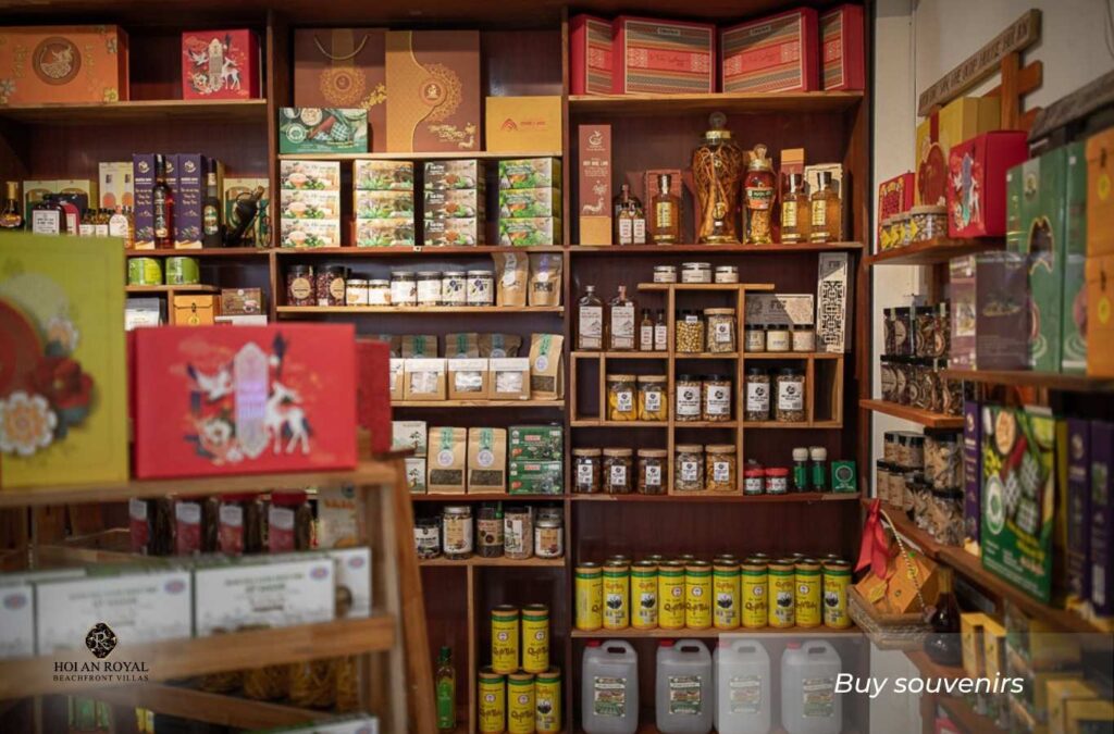 The cost of buying souvenirs in Hoi An is around 300,000 VND