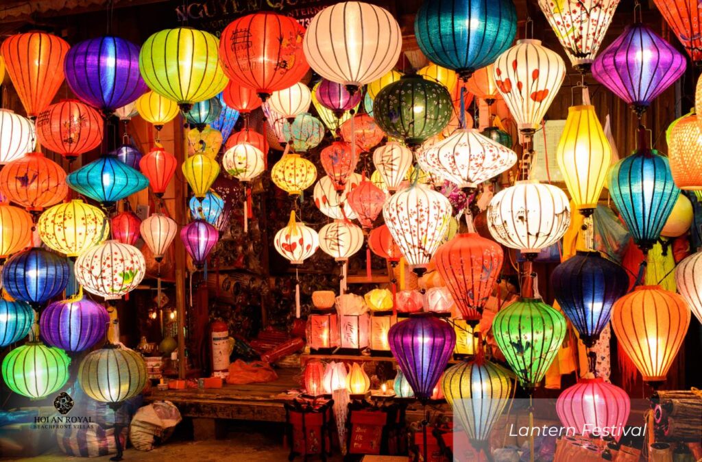One of the festivals in Hoi An attracting international visitors is the Lantern Festival