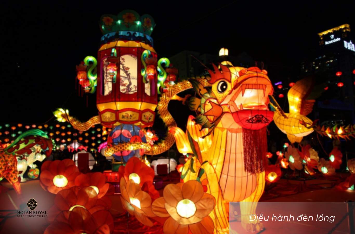 Diễu hành đèn lồng là hoạt động nổi bật giữa lòng phố cổ Hội An