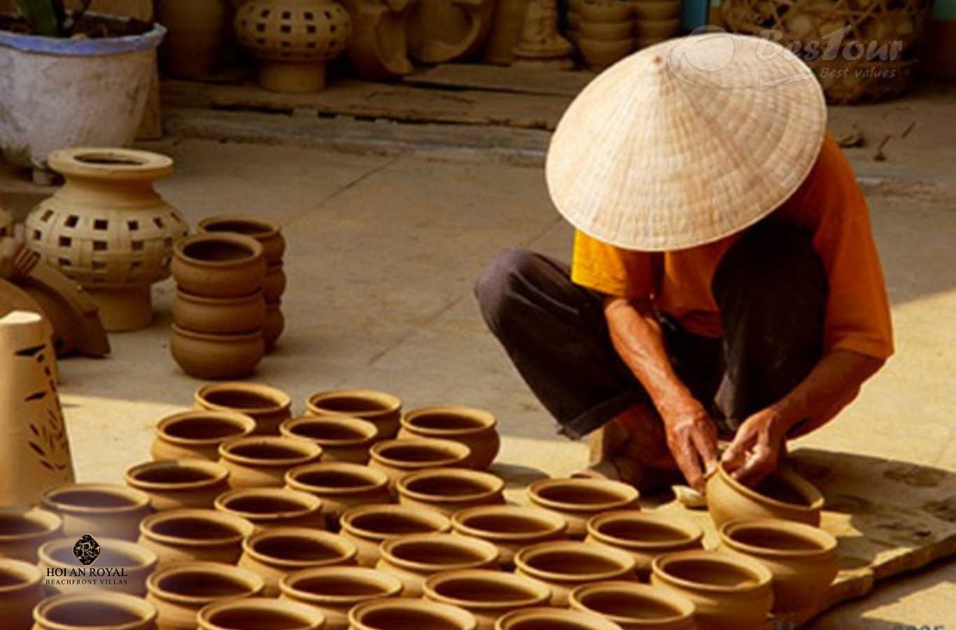 Bát gốm được phơi nắng tại làng gốm Thanh Hà