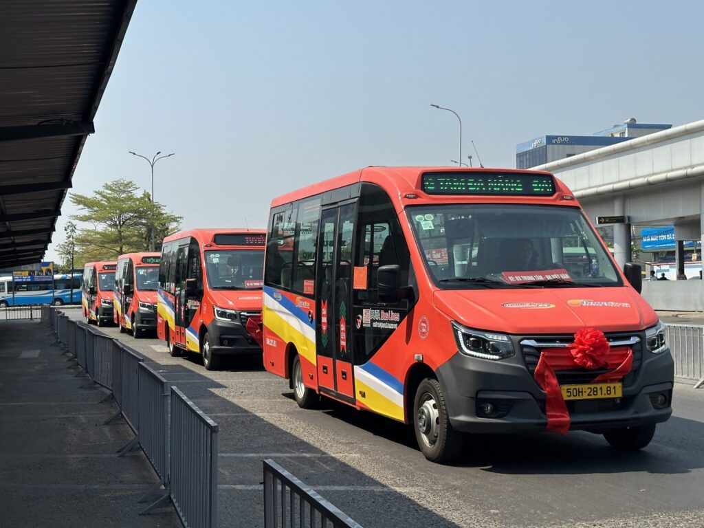bus from da nang airport to hoi an