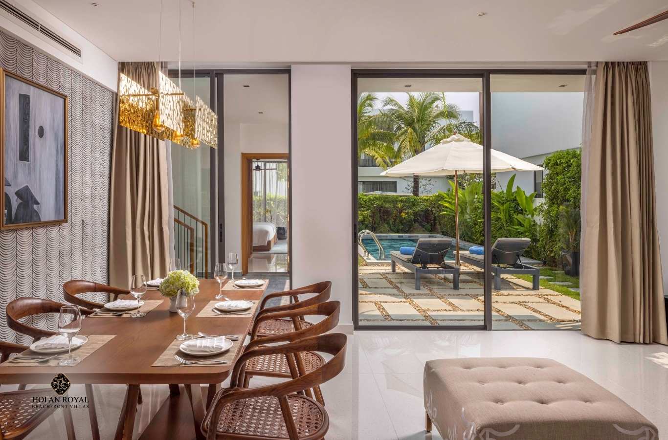 Không gian bên trong một căn biệt thự tại Hoi An Royal Beachfront Villas