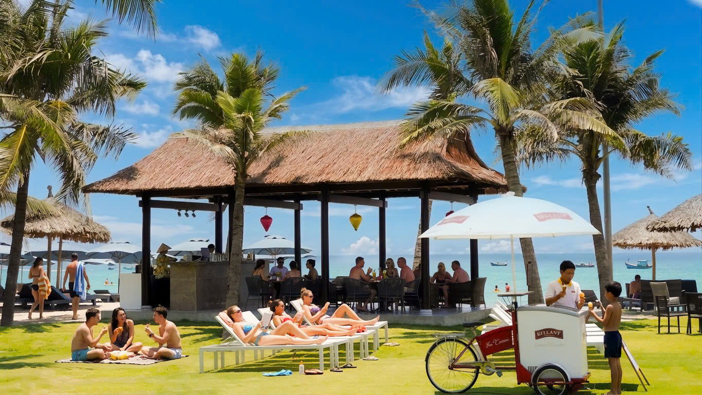 The Hut Beach Pool Bar